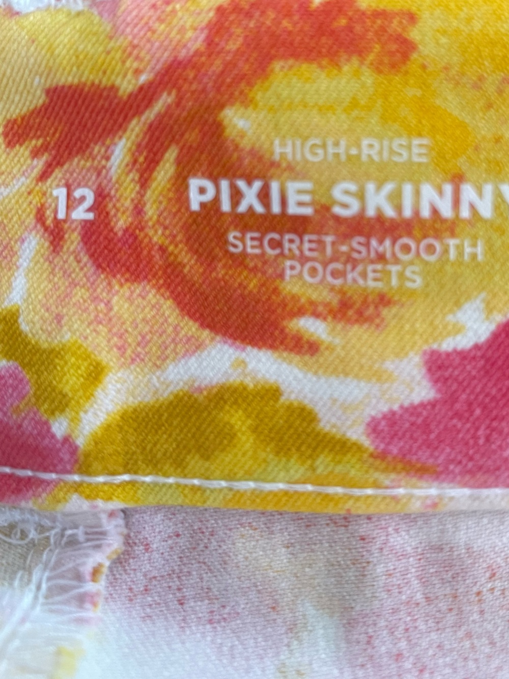 Old Navy Women's Pixie Skinny high Rise Ankle Pants. Yellow & Pink Floral Mix - Picture 5 of 7